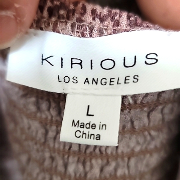 KIRIOUS LOS ANGELES CUT OUT BACK CROPPED SEXY TOP LONG SLEEVE  CHEATA PRINT SZ L - Picture 5 of 6